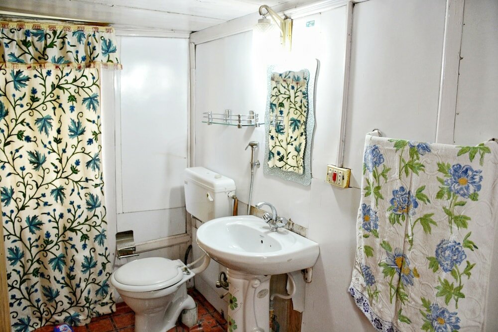 Фото Houseboat Zaindari Palace