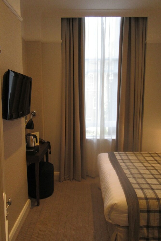 Фото Garden Court Hotel