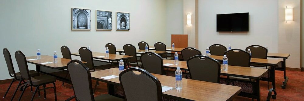 Фото Hyatt Place Chicago-South/University Medical Center