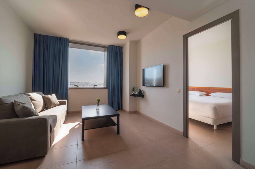 Фото Apartamentos Hesperia Barcelona Sant Joan