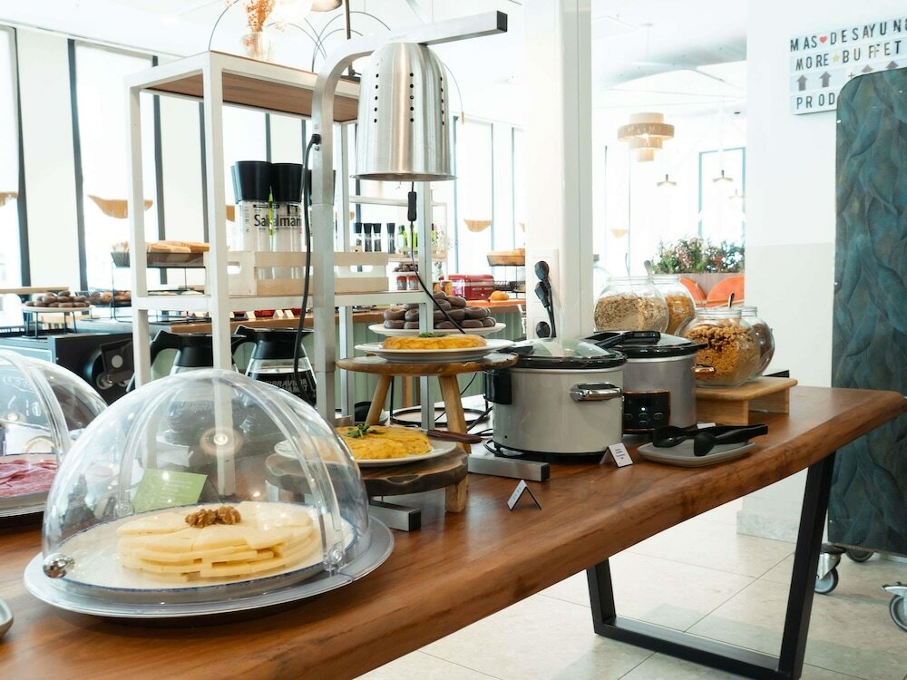 Фото ibis Styles Sevilla City Santa Justa