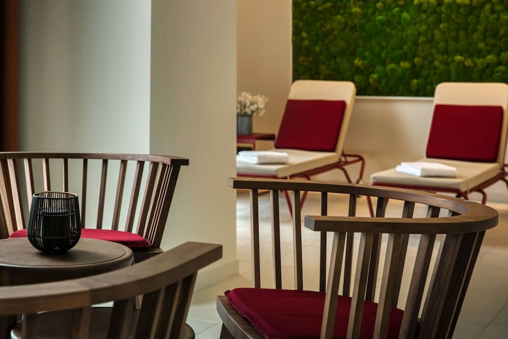 Фото IntercityHotel Amsterdam Schiphol Airport