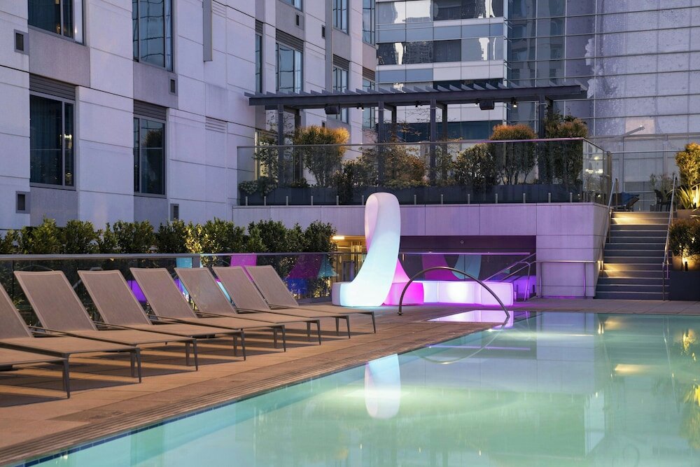 Фото Courtyard by Marriott Los Angeles L. A. Live