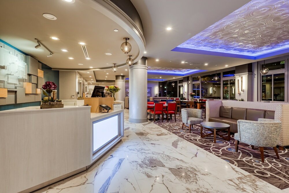 Фото Holiday Inn Express Kansas City Downtown, an Ihg Hotel