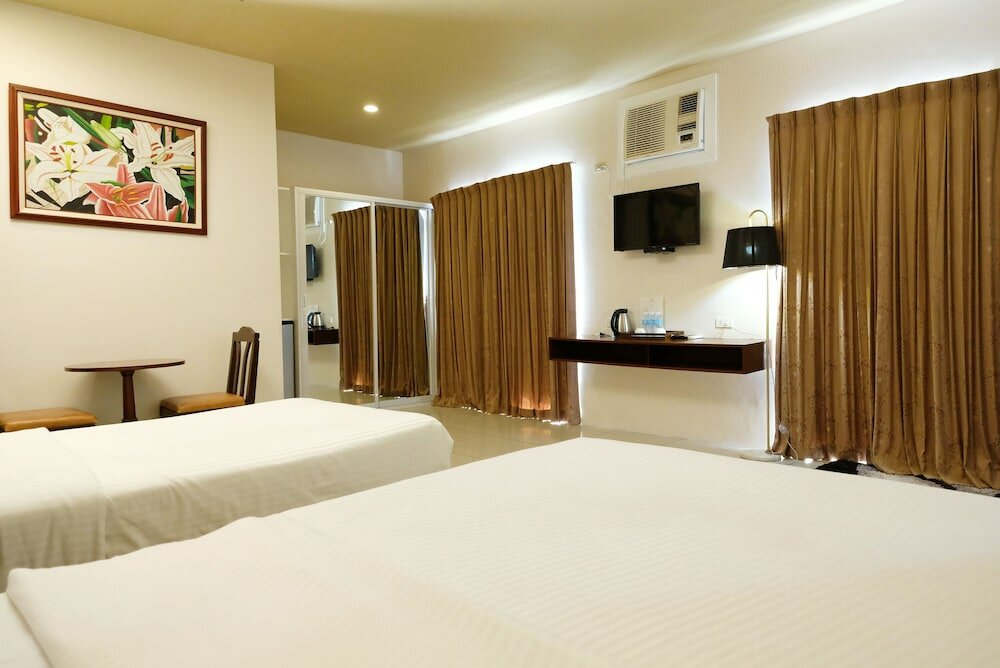 Фото Sierra Hotel