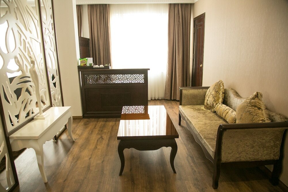 Фото City Bay Palace Hotel