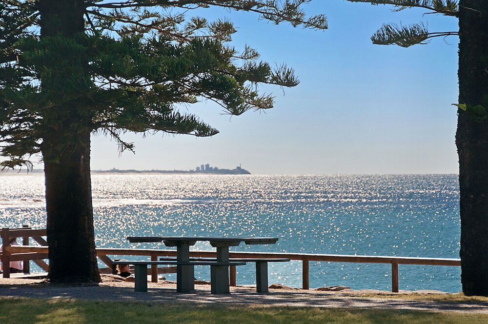 Фото Norfolks on Moffat Beach