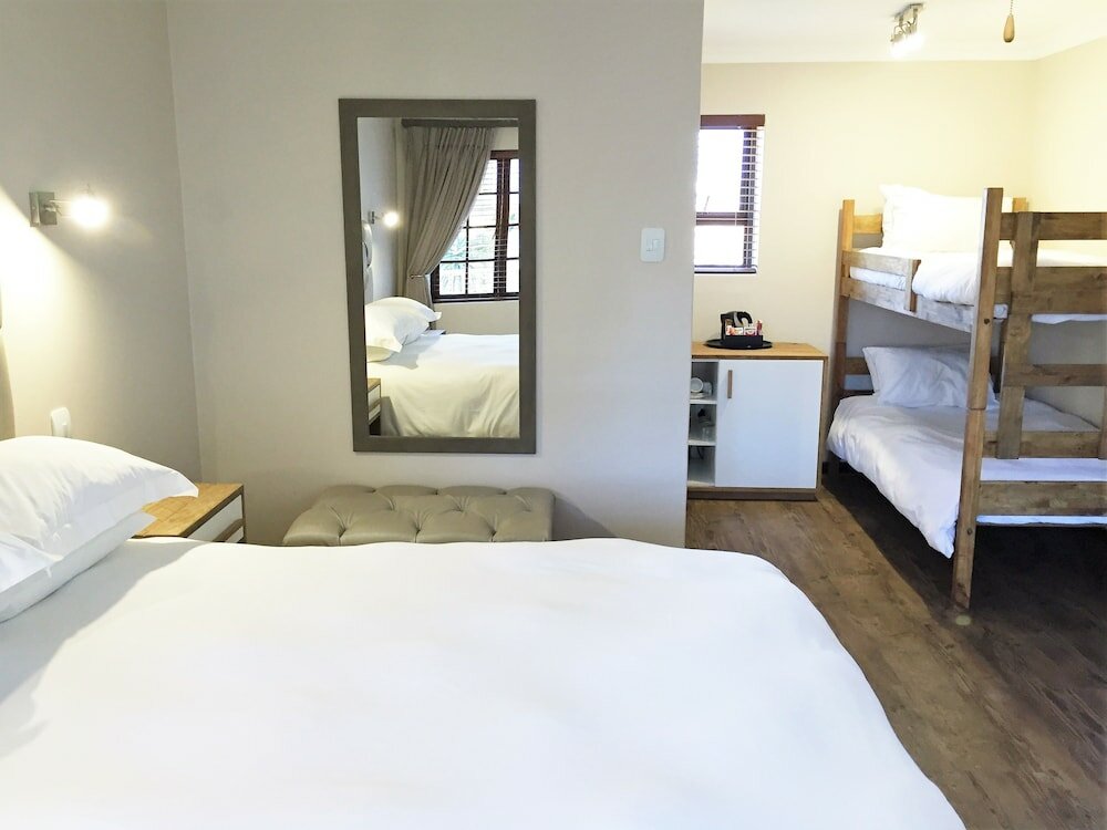 Фото Loerie Guest Lodge