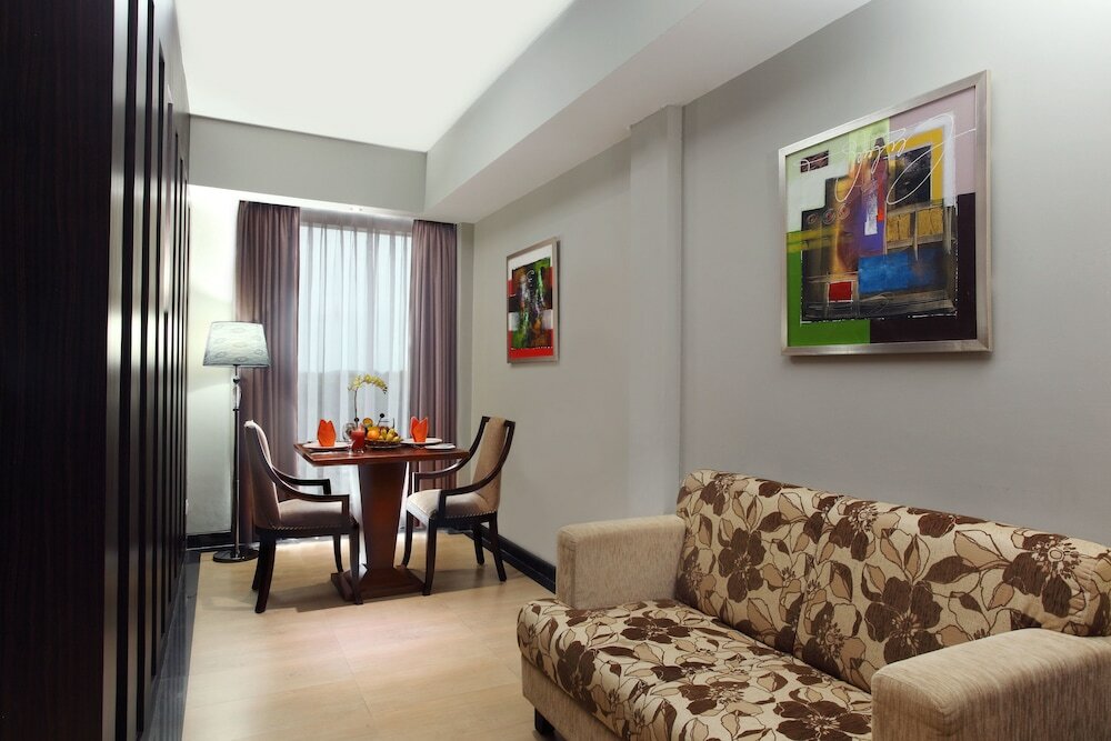 Фото Grand Hatika Hotel