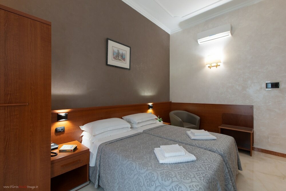 Фото Hotel Centro Cavour Roma