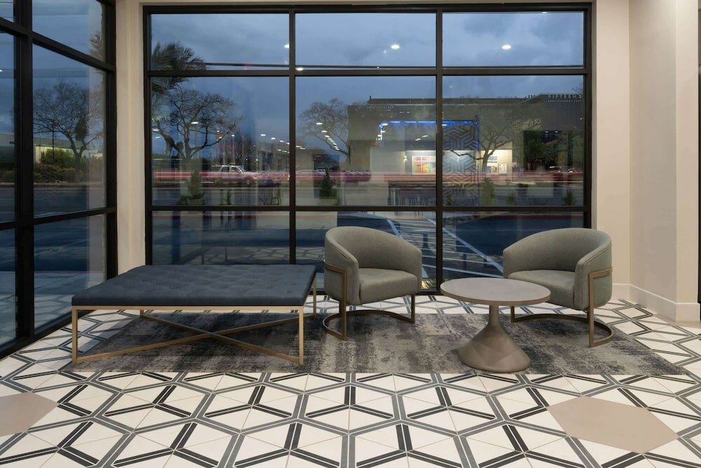 Фото Ramada by Wyndham Modesto Yosemite Area