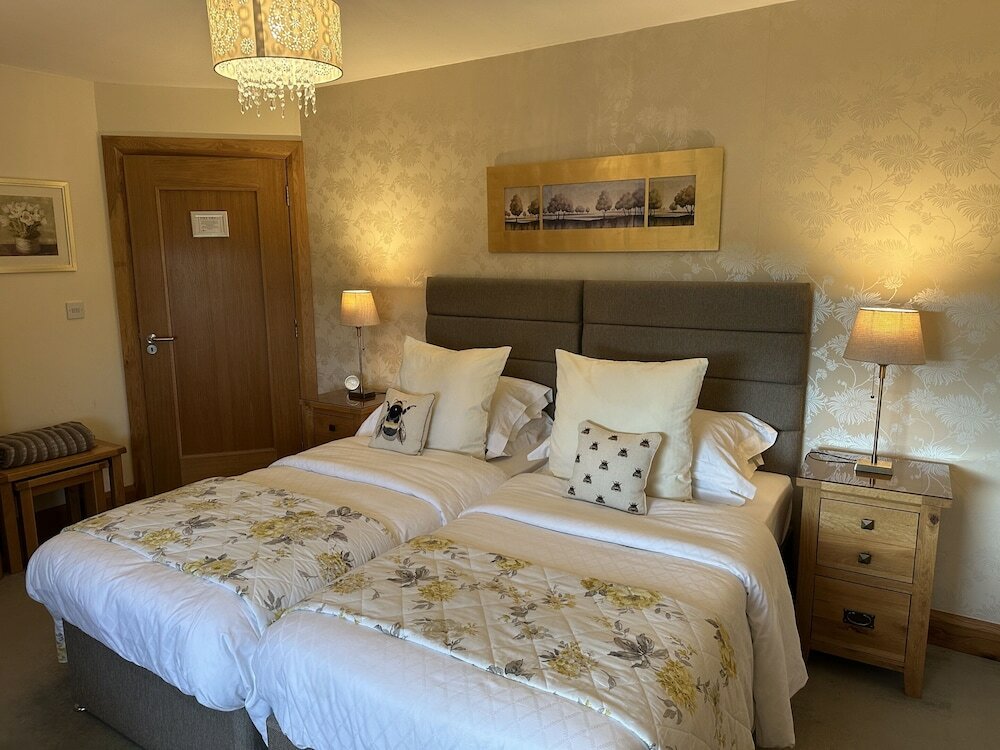 Фото Crowfield House