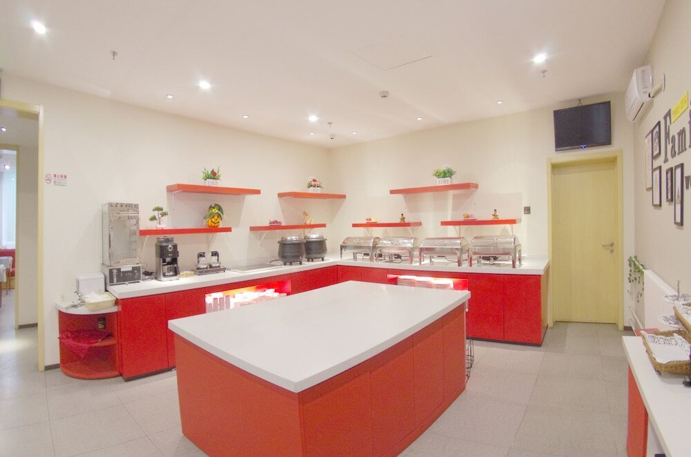 Фото Ibis Beijing Tiantandongmen Metro Station Hotel