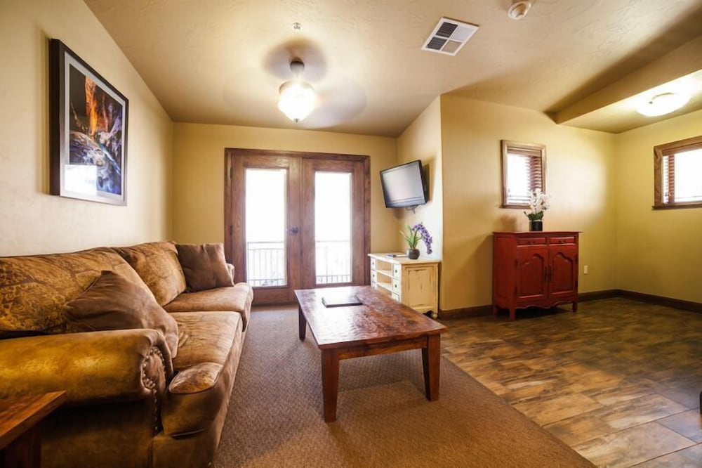 Фото Cable Mountain Lodge