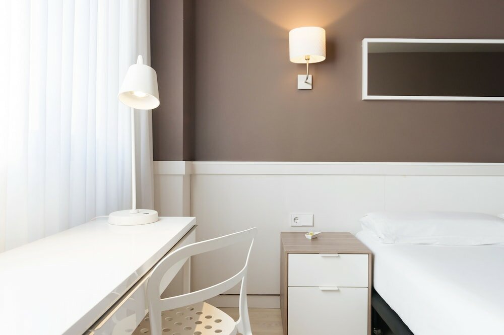 Фото Hotel Paral·lel