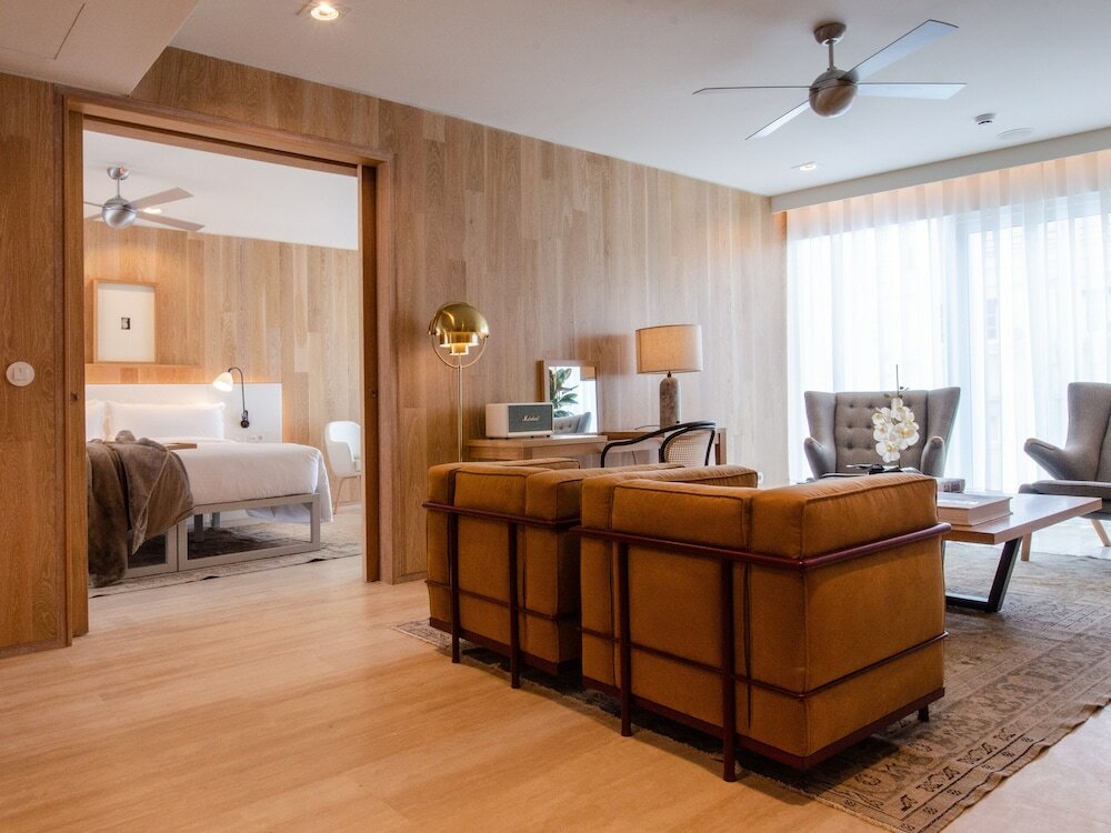 Фото Browns Avenue Hotel