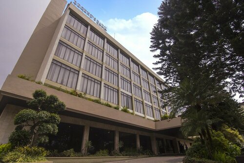 Внешний вид отеля Regent's Park Hotel в Маланге, фото 2