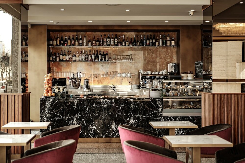 Фото Diplomat Hotel