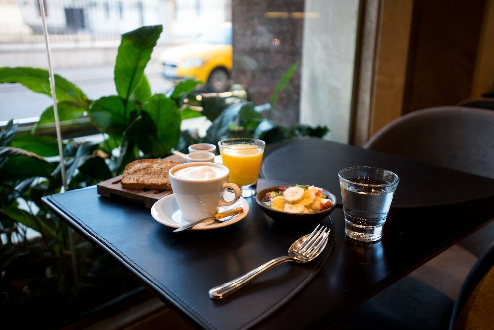 Фото Windsor Hotel And Tower