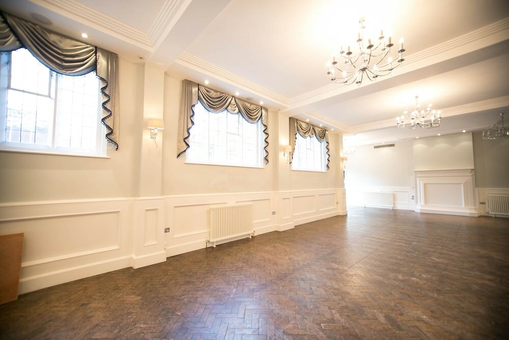 Фото The Pillar Hotel