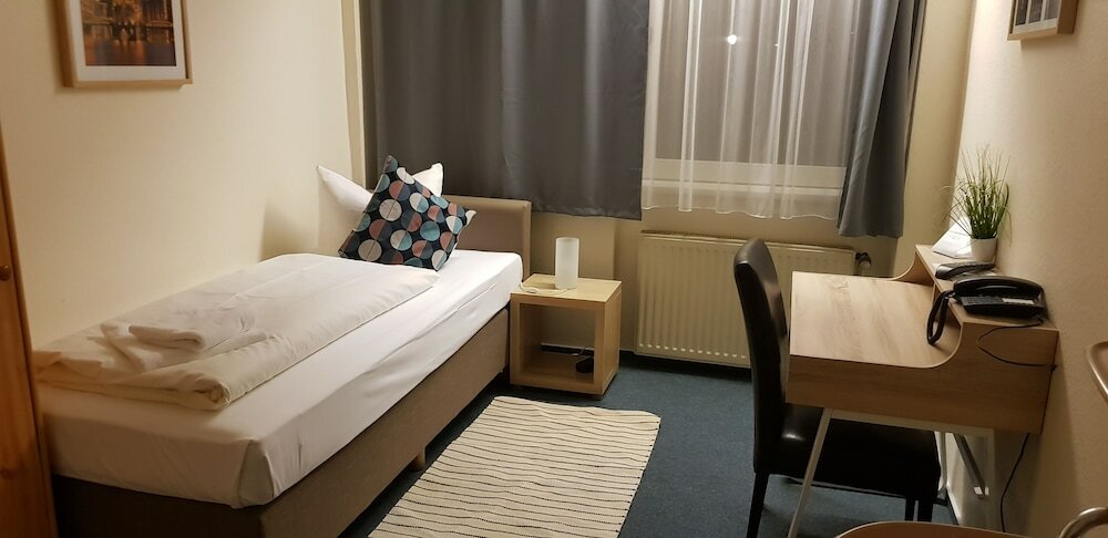 Фото Auto-Parkhotel