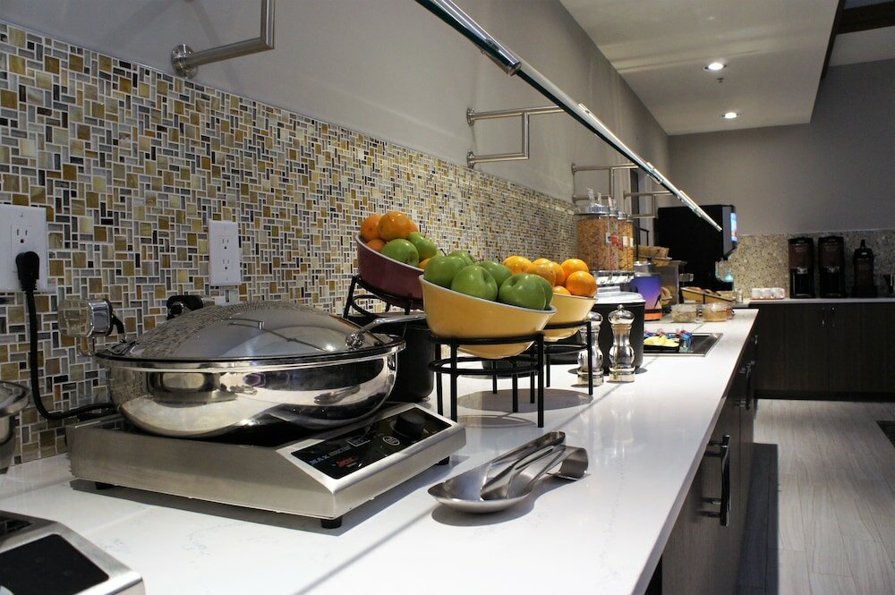 Фото Residence Inn by Marriott Toronto Airport