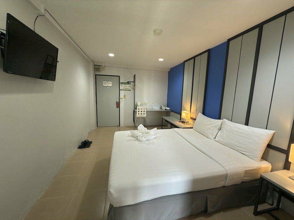 Hotel Regent Ngamwongwan, Bangkok, photo