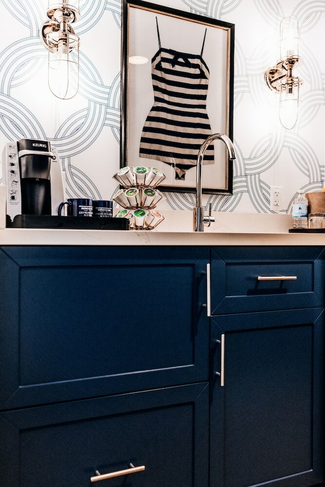 Фото Salem Waterfront Hotel & Suites