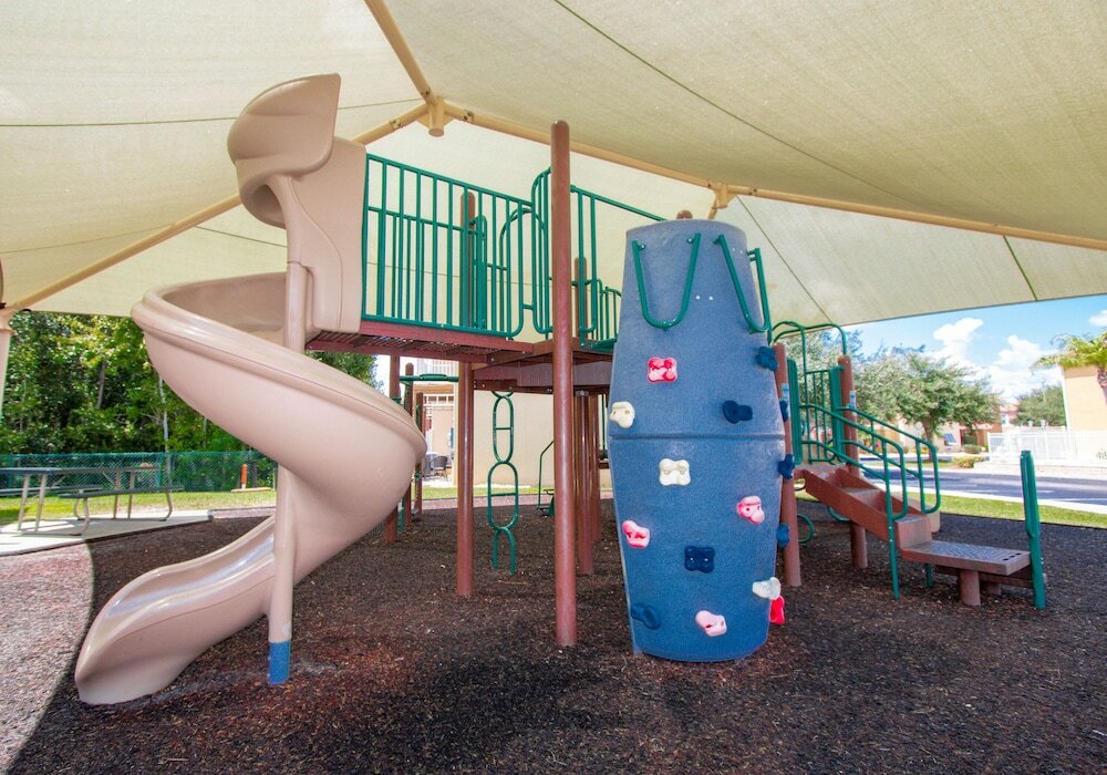 Фото Berkley Lake Townhomes