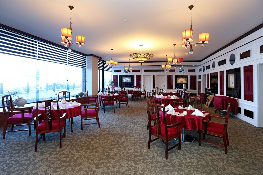 Фото Chuncheon Bears Hotel