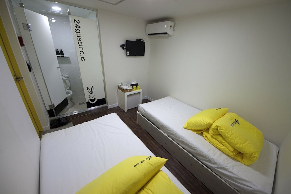 Фото 24 Guesthouse Myeongdong Town