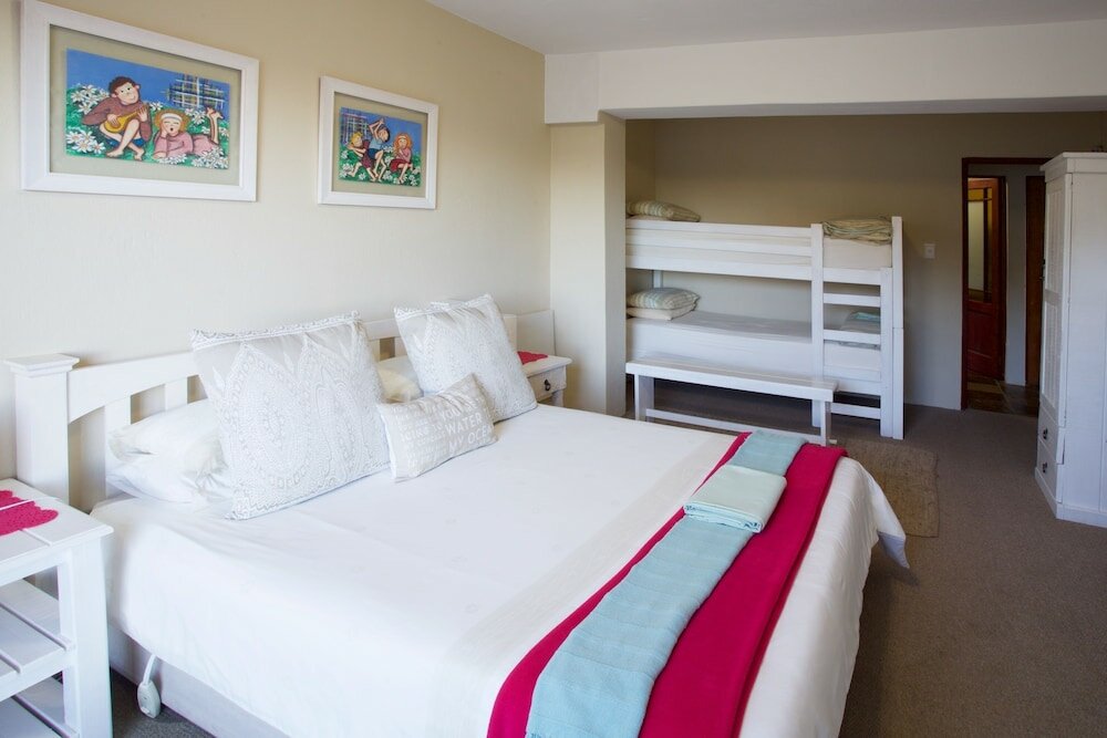 Фото Sea Whisper Guest House & Self Catering