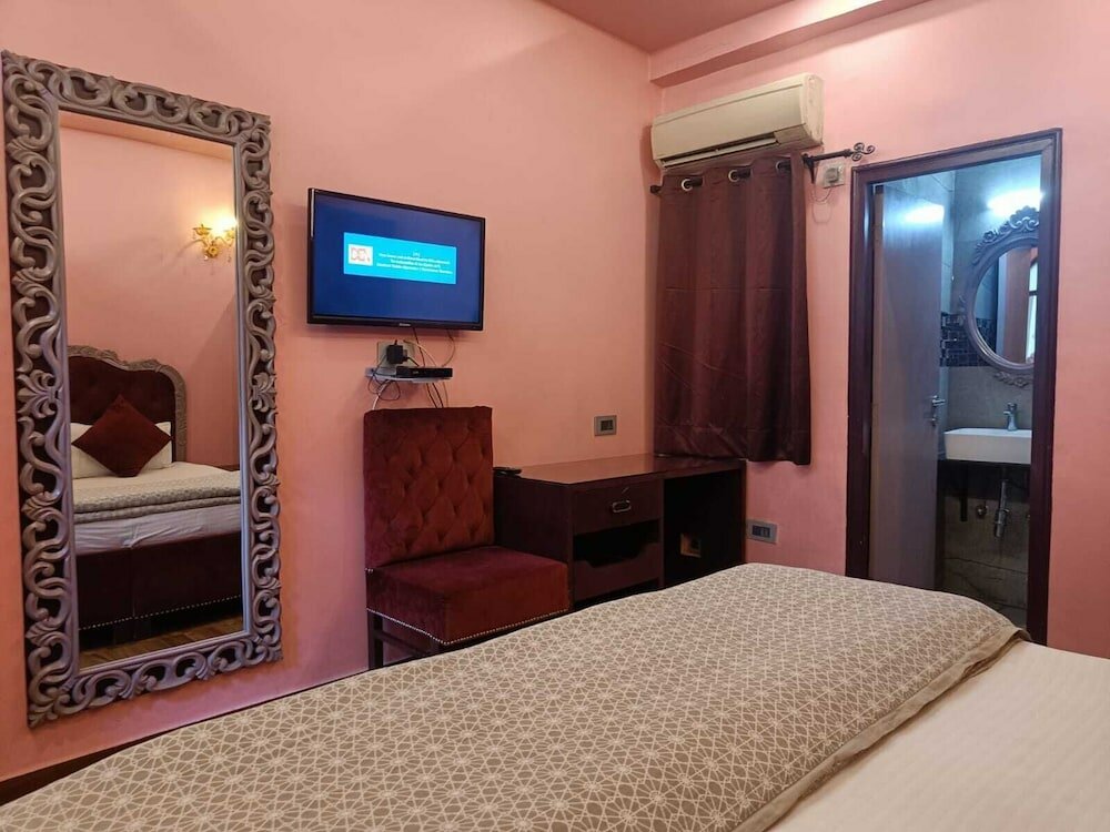 Фото Maya Hotel & Restaurant