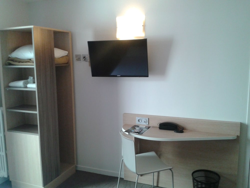 Фото Brit Hotel Mâcon Centre Gare