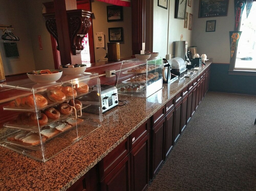 Фото Falmouth Inn