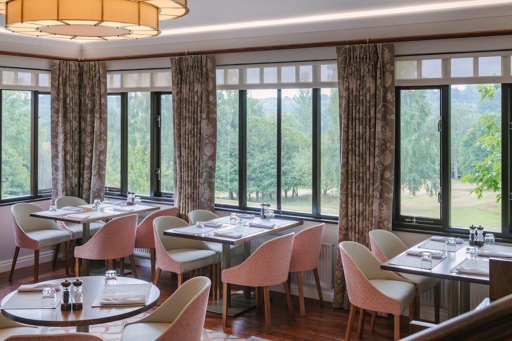 Фото Ashdown Park Hotel & Country Club