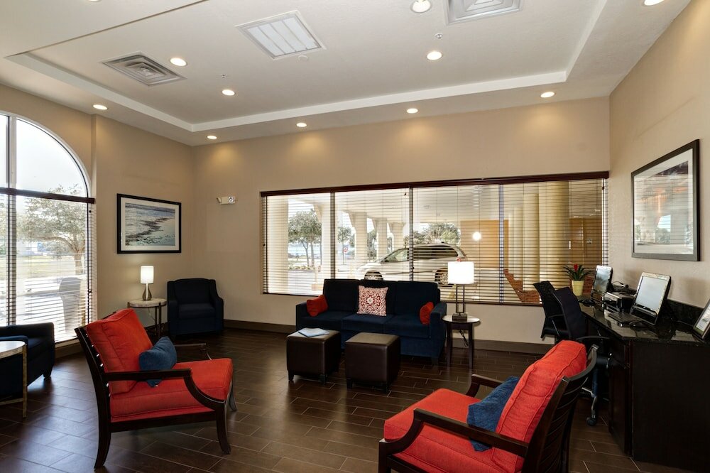 Фото Comfort Suites Clearwater - Dunedin