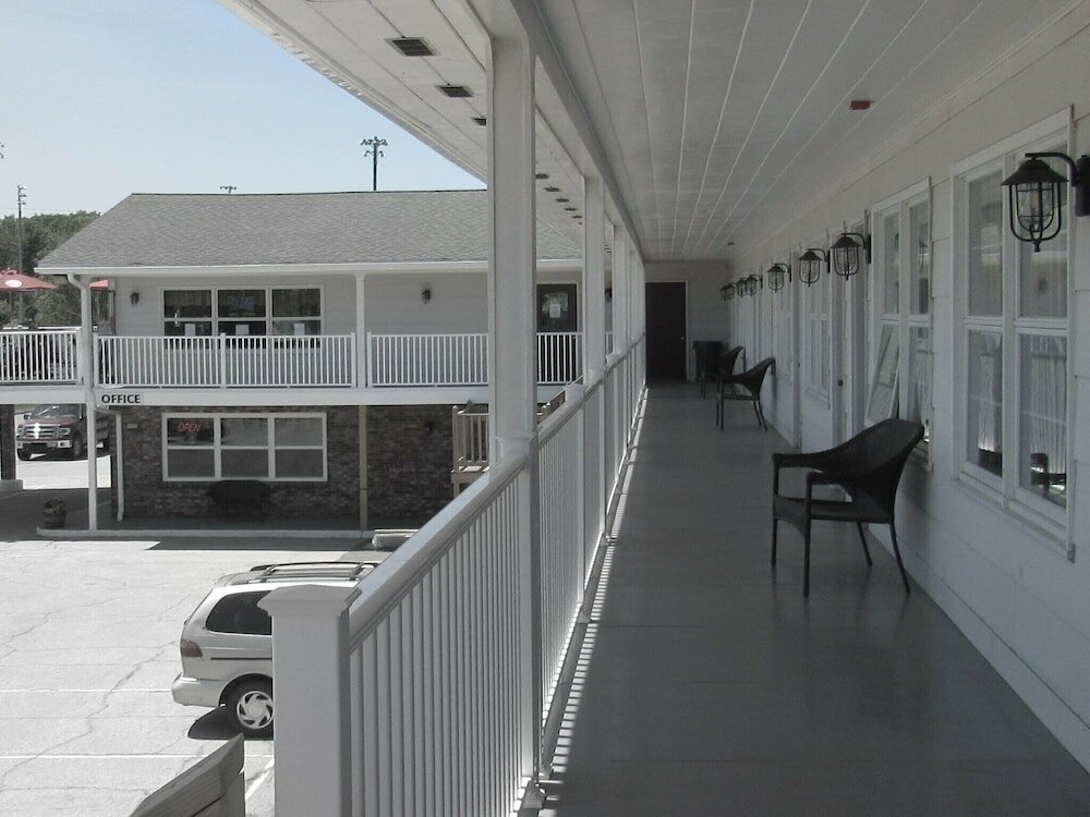 Фото Brewer Motor Inn