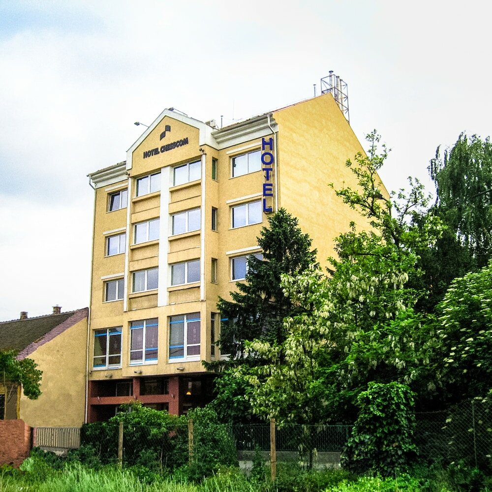 Фото отеля 1