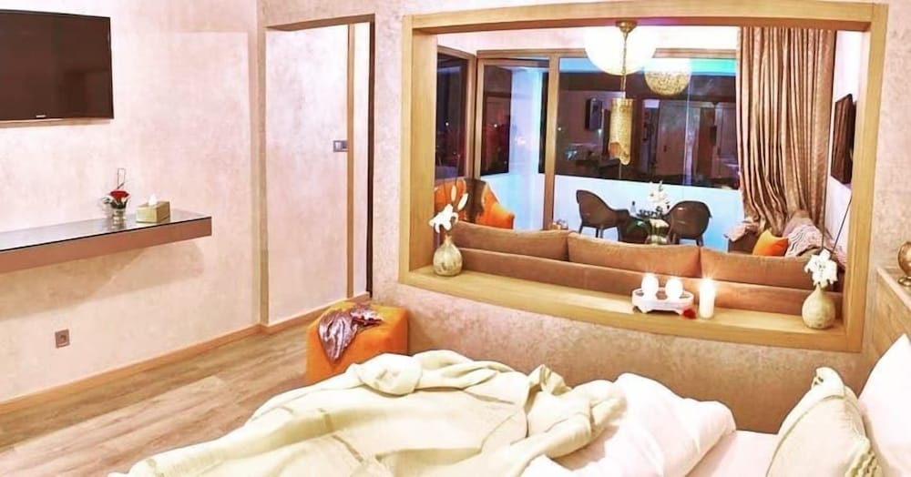 Фото Mabrouk Hotel And Suites