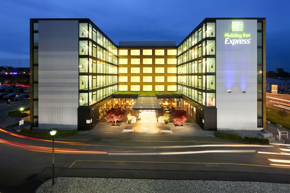 Фото Holiday Inn Express Zurich Airport, an Ihg Hotel