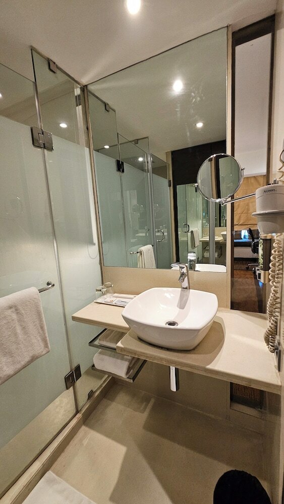 Фото The Pride Hotel