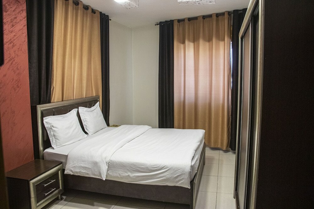 Фото Sara Crown Hotel