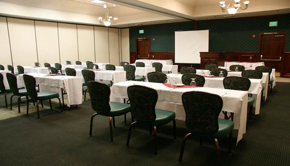 Фото Holiday Inn Selma - Swancourt, an Ihg Hotel