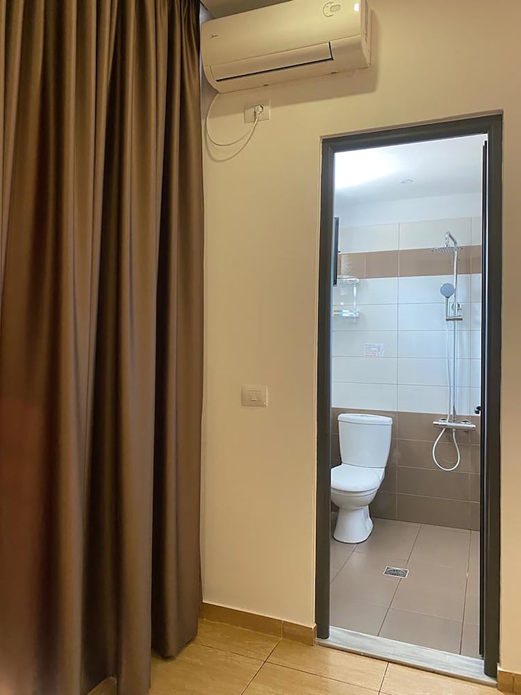 Фото Hotel Kuburi