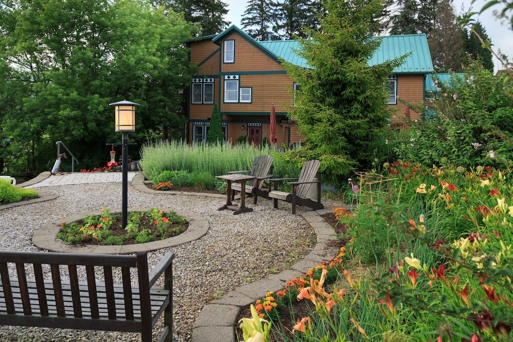 Фото Lake Pointe Inn