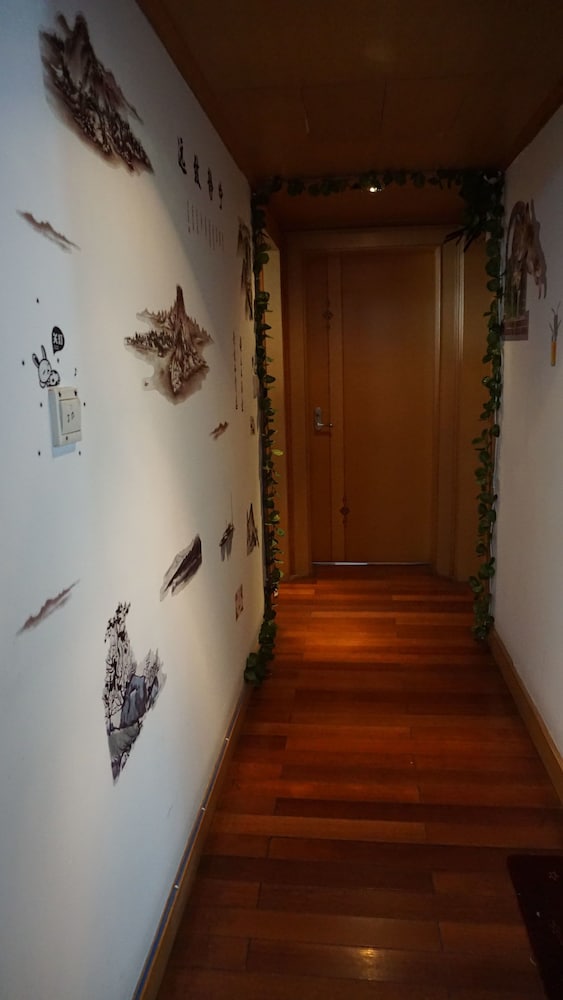 Фото Shanghai Mofang Style Girls' Hostel