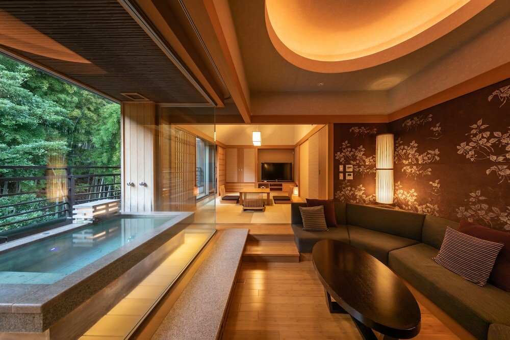 Фото Hakone Kamon