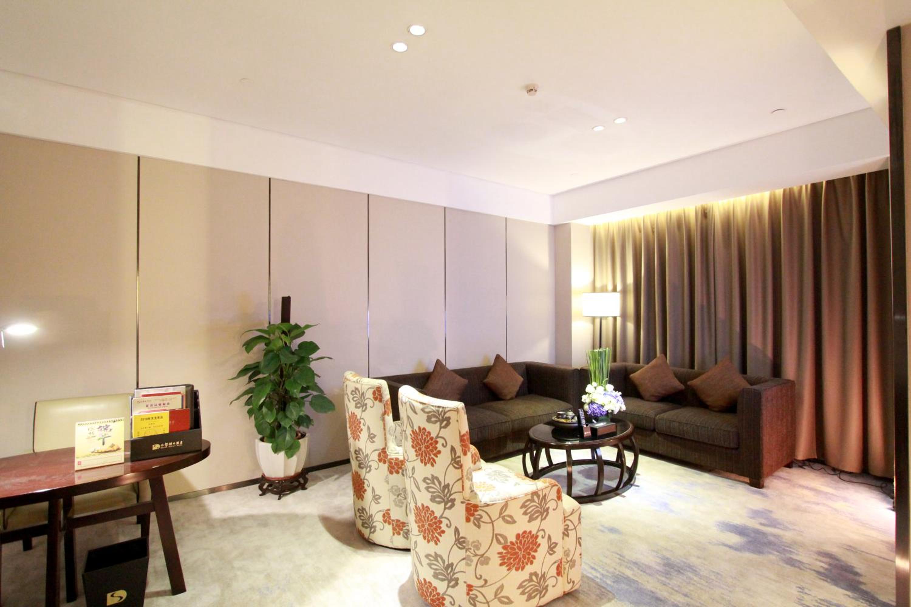 Фото Shenzhen Shuidu Holiday Hotel