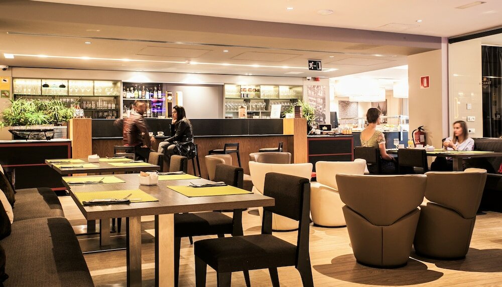 Фото Grums Barcelona Hotel & SPA